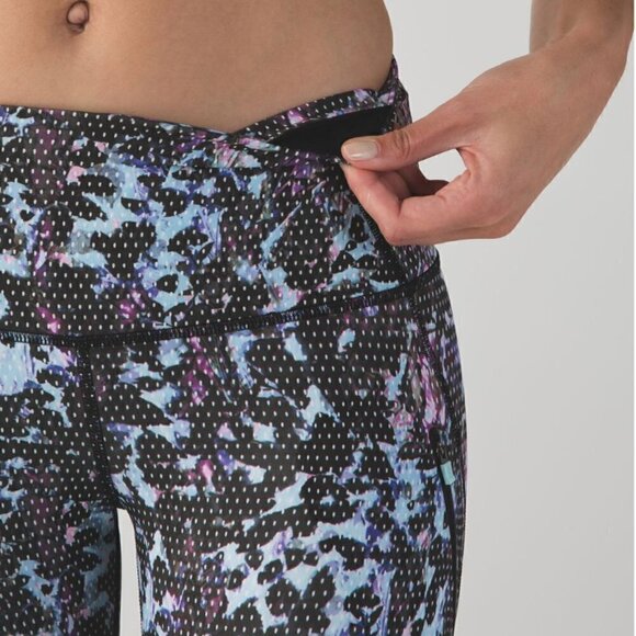 LULULEMON All Sport Crop Floral Sport Tranquil Blue Multi legging - Picture 3 of 10